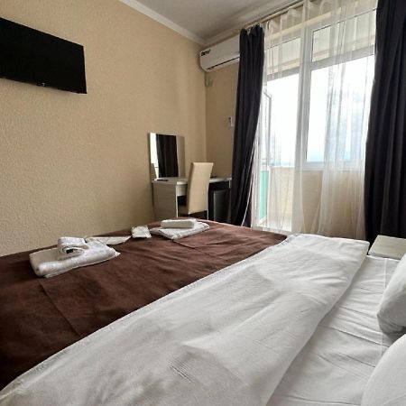 Отель Адунеи Сухум Extérieur photo