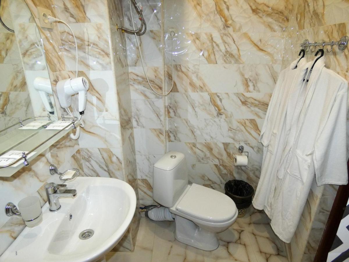 Отель Адунеи Сухум Extérieur photo