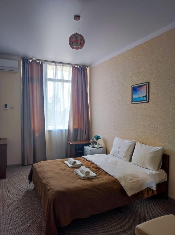 Отель Адунеи Сухум Extérieur photo