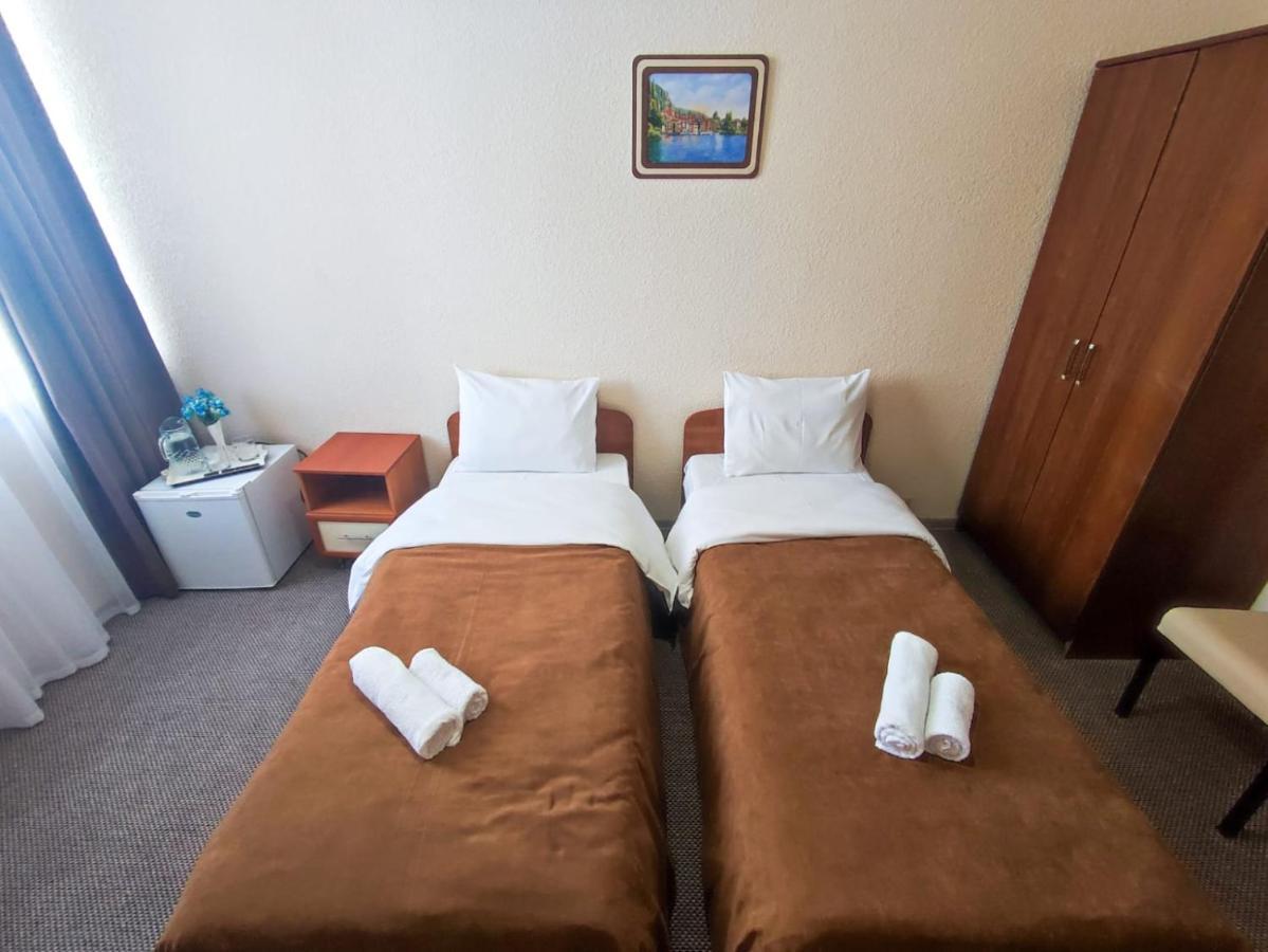 Отель Адунеи Сухум Extérieur photo